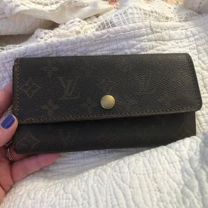 LOUIS VUITTON WALLET
